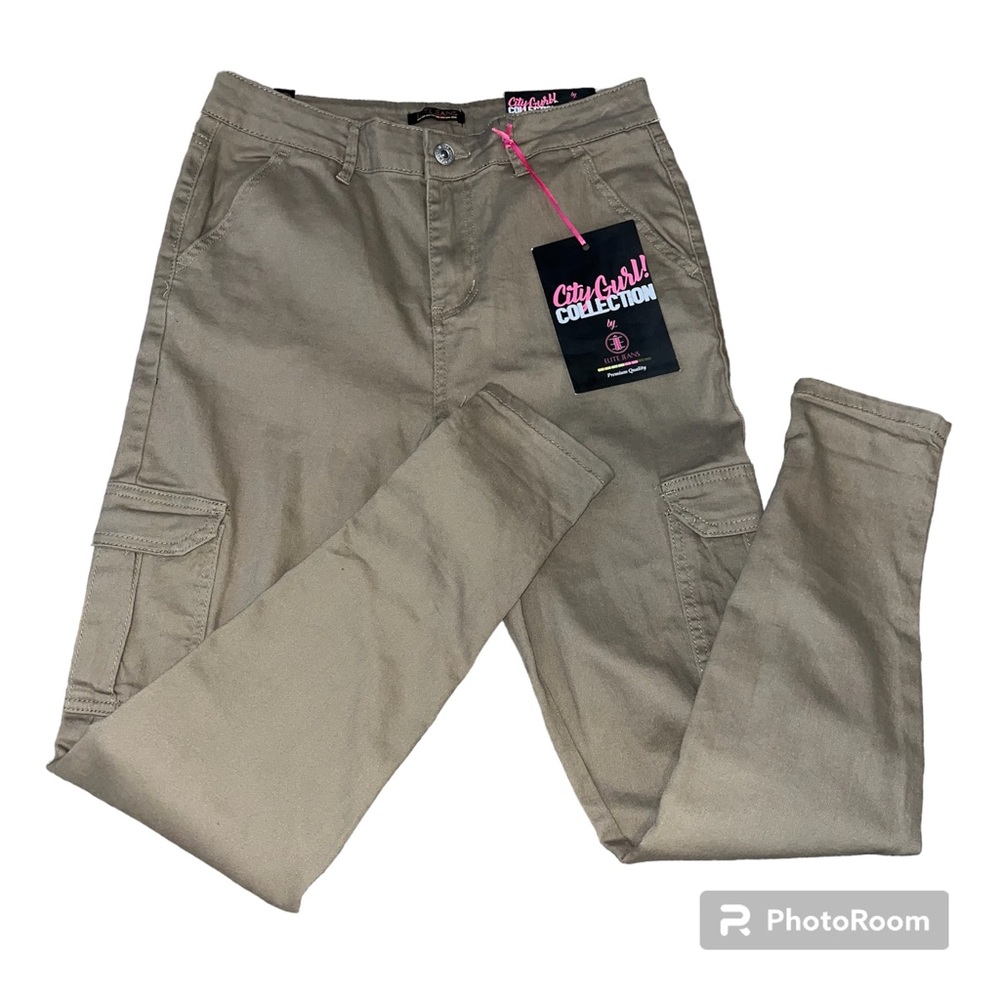 Elite Jeans City Gurl Collection size 11/30 tan cargo pants NWT
